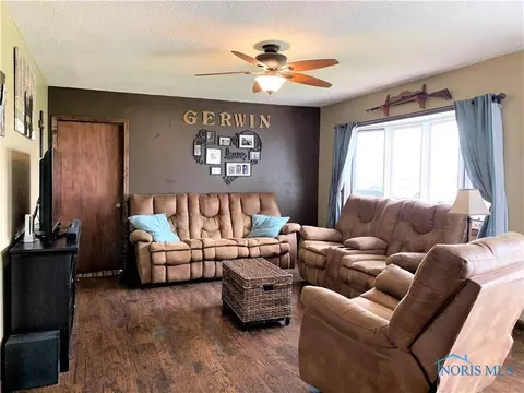 1435 E Bowling Green Rd, Bradner, OH 43406 photo 12