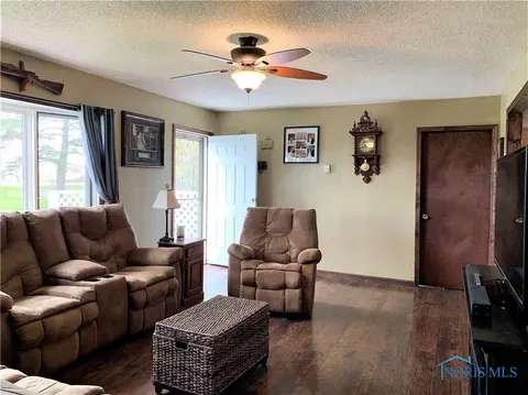 1435 E Bowling Green Rd, Bradner, OH 43406 photo 13
