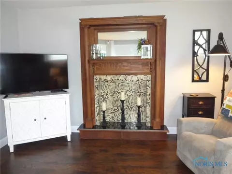 229 E Oak St, Wauseon, OH 43567 photo 6