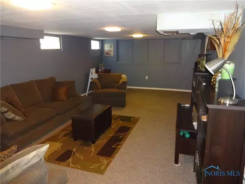 229 E Oak St, Wauseon, OH 43567 photo 19
