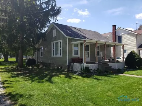 230 E Chestnut St, Wauseon, OH 43567 photo 1