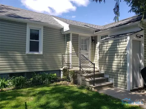 230 E Chestnut St, Wauseon, OH 43567 photo 4