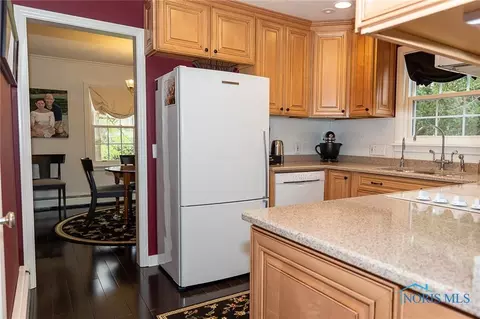 324 E Broadway St, Maumee, OH 43537 photo 8