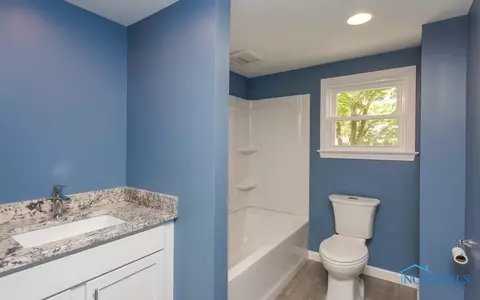219 E Dudley St, Maumee, OH 43537 photo 37