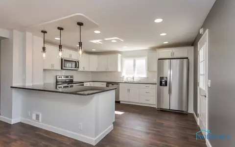 219 E Dudley St, Maumee, OH 43537 photo 15