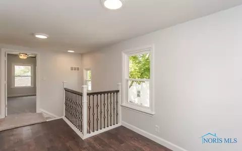 219 E Dudley St, Maumee, OH 43537 photo 28