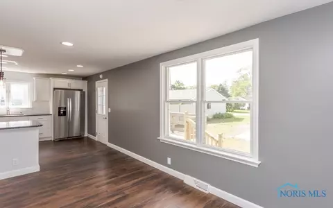 219 E Dudley St, Maumee, OH 43537 photo 25