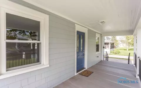 219 E Dudley St, Maumee, OH 43537 photo 4