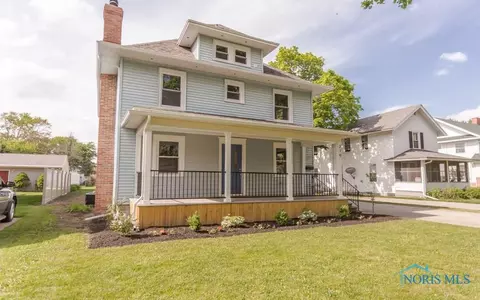 219 E Dudley St, Maumee, OH 43537 photo 2