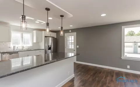 219 E Dudley St, Maumee, OH 43537 photo 13