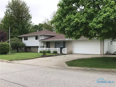 703 Walnut St, Archbold, OH 43502 photo 1