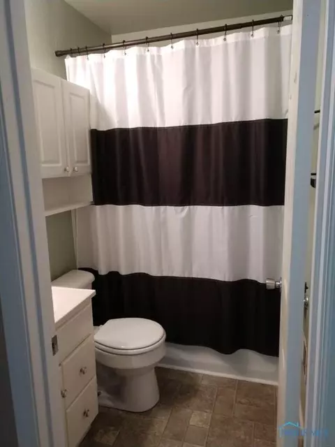 4015 Chipplegate Rd, Toledo, OH 43614 photo 9