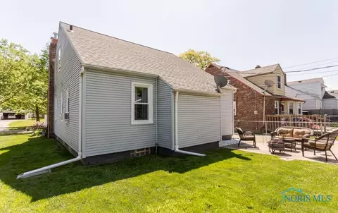 556 Robindale Ave, Oregon, OH 43616 photo 33