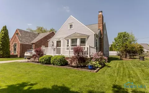 556 Robindale Ave, Oregon, OH 43616 photo 3
