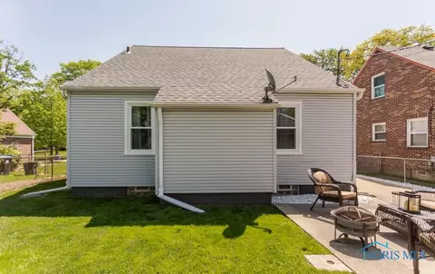 556 Robindale Ave, Oregon, OH 43616 photo 32