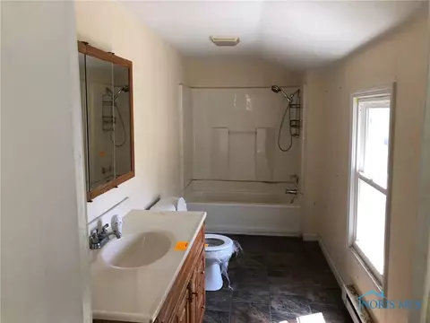 315 S Walnut St, Bryan, OH 43506 photo 8