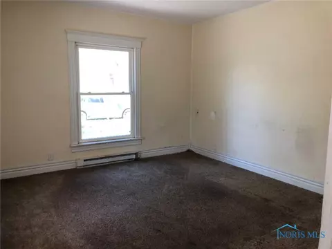 315 S Walnut St, Bryan, OH 43506 photo 5