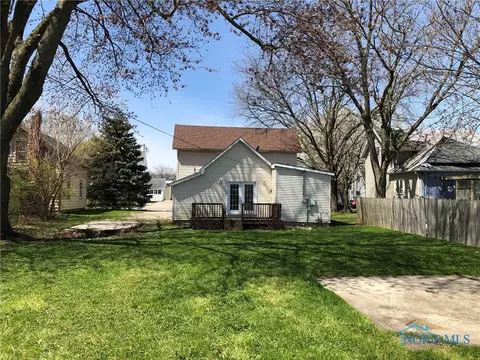 315 S Walnut St, Bryan, OH 43506 photo 4