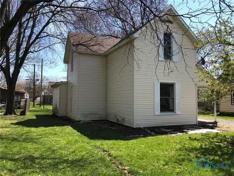 315 S Walnut St, Bryan, OH 43506 photo 2
