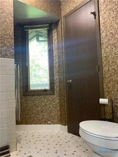 2020 Circle Dr, Toledo, OH 43607 photo 17