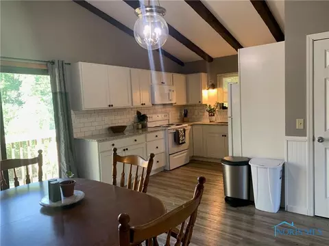 2020 Circle Dr, Toledo, OH 43607 photo 9