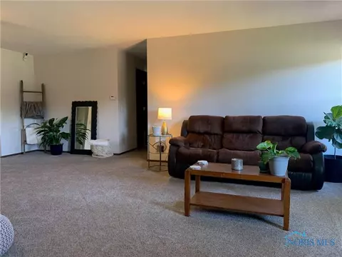 2020 Circle Dr, Toledo, OH 43607 photo 3