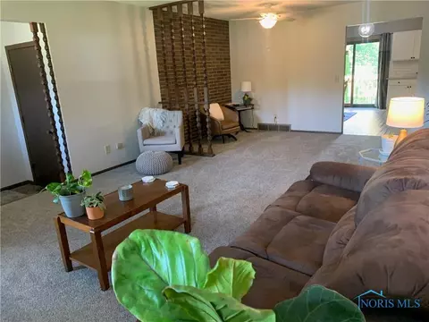 2020 Circle Dr, Toledo, OH 43607 photo 4