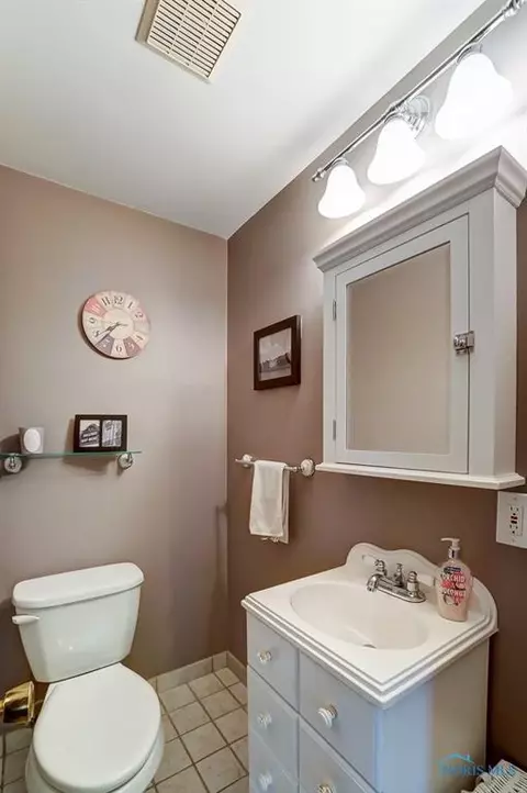 124 E Harrison St, Maumee, OH 43537 photo 13