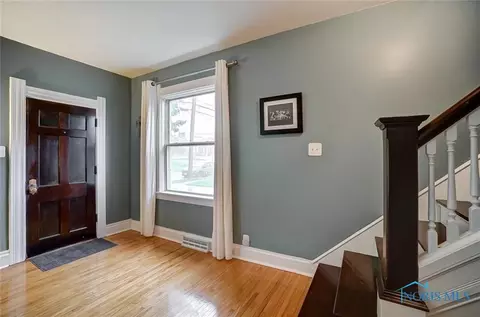 124 E Harrison St, Maumee, OH 43537 photo 3
