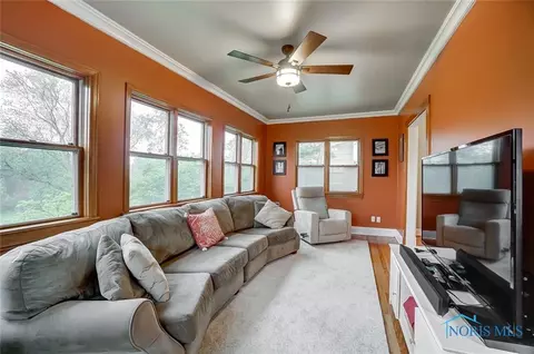 124 E Harrison St, Maumee, OH 43537 photo 17