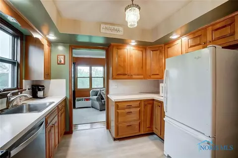 124 E Harrison St, Maumee, OH 43537 photo 19