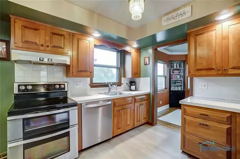 124 E Harrison St, Maumee, OH 43537 photo 18