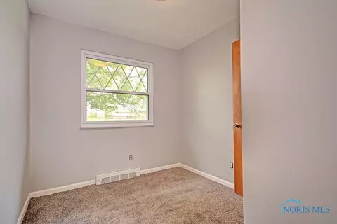 6787 Walbridge Rd, Walbridge, OH 43465 photo 8