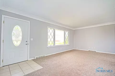 6787 Walbridge Rd, Walbridge, OH 43465 photo 3