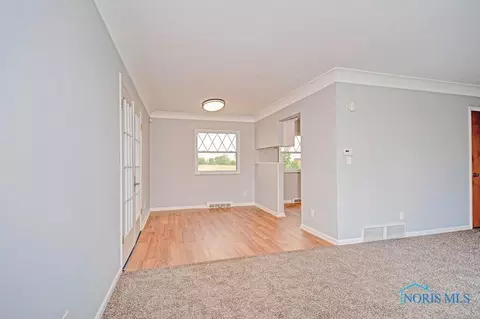 6787 Walbridge Rd, Walbridge, OH 43465 photo 10