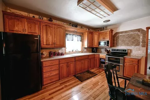 287 E Main St, Mccomb, OH 45858 photo 7