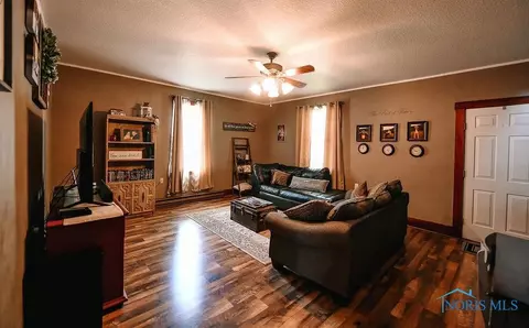 287 E Main St, Mccomb, OH 45858 photo 4