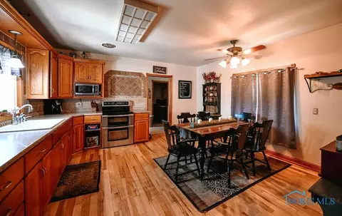 287 E Main St, Mccomb, OH 45858 photo 6