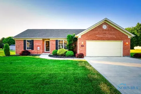 512 Clint Dr, Ada, OH 45810 photo 1
