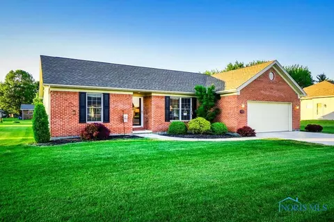 512 Clint Dr, Ada, OH 45810 photo 2