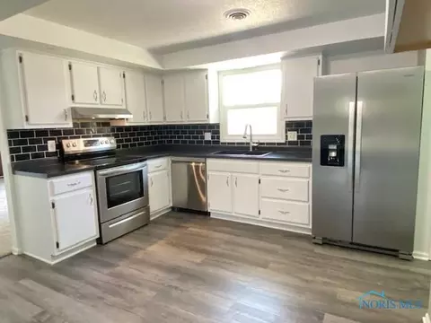 502 Wesley Ave, Bryan, OH 43506 photo 4