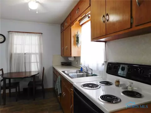 210 S Cedar St, West Unity, OH 43570 photo 9