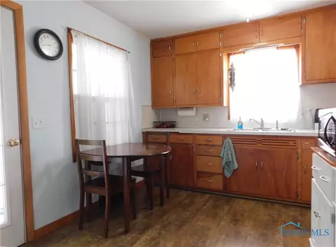 210 S Cedar St, West Unity, OH 43570 photo 7