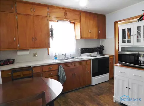 210 S Cedar St, West Unity, OH 43570 photo 8