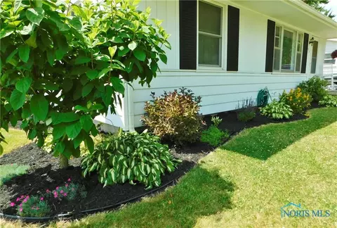 210 S Cedar St, West Unity, OH 43570 photo 3