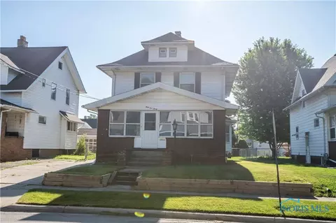 3920 Drexel Dr, Toledo, OH 43612 photo 2