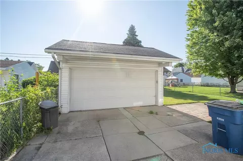 3920 Drexel Dr, Toledo, OH 43612 photo 29