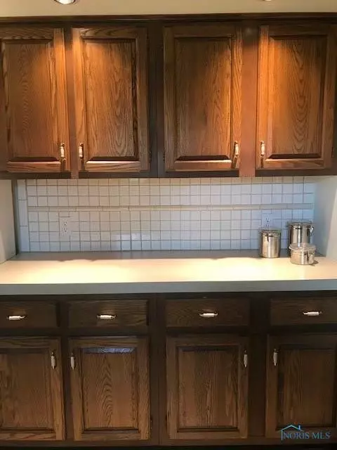 402 Sycamore St, Deshler, OH 43516 photo 9