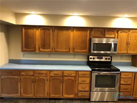 406 E Church St, West Unity, OH 43570 photo 6