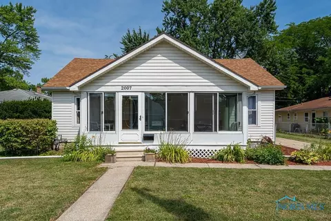 2007 Glenview Dr, Maumee, OH 43537 photo 2